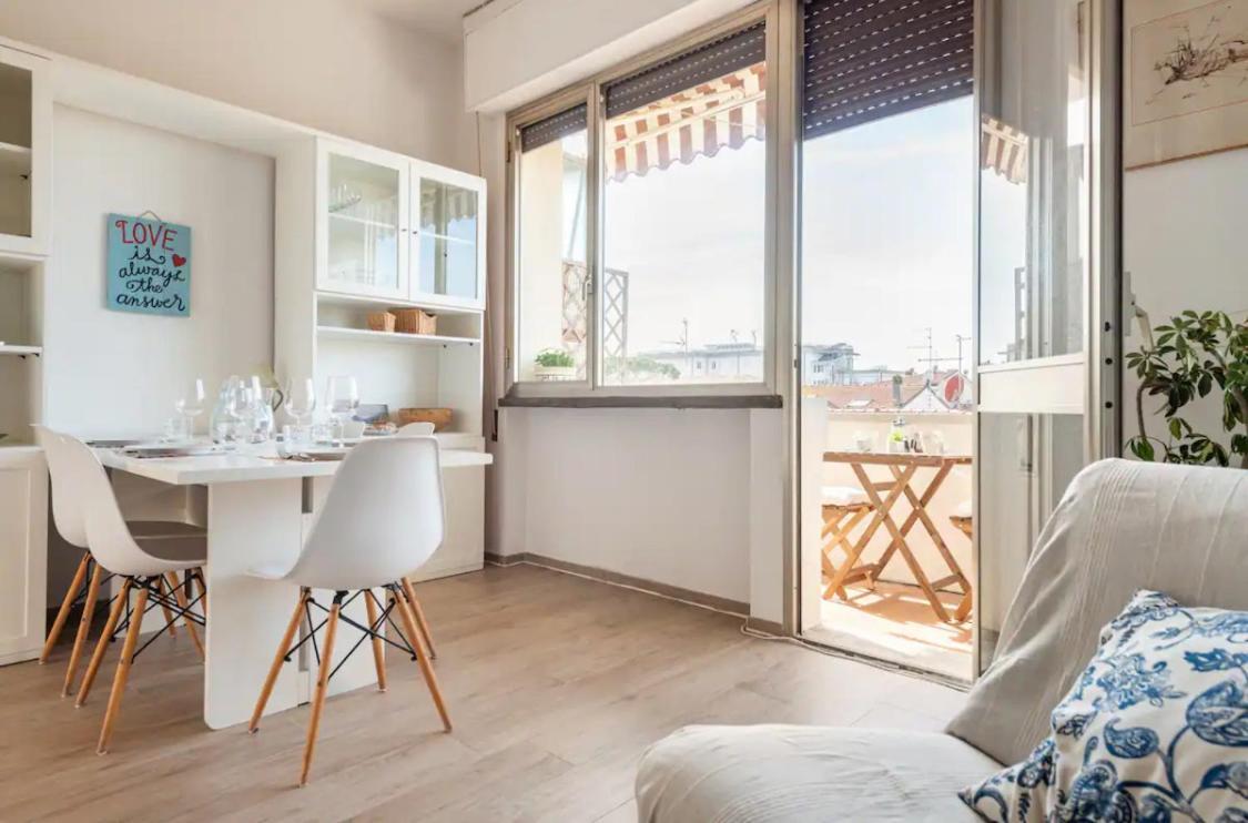 Seaside Apt Private Parking And Near The Beach Viareggio Esterno foto